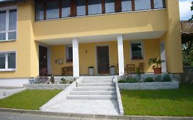 Ferienwohnung im alten Schulhaus - keine Monteure